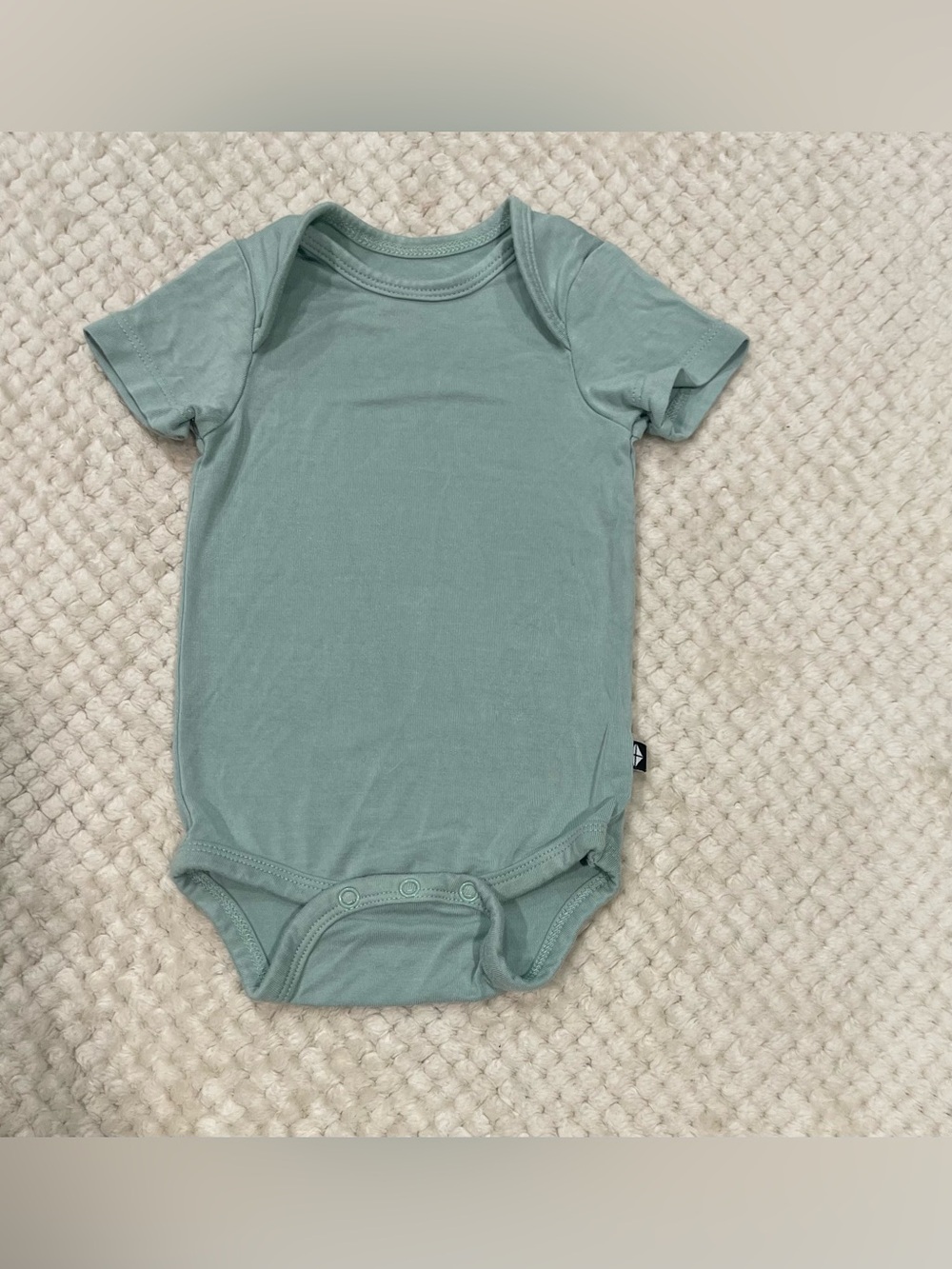 Kyte Baby Short Sleeve Bodysuit in Sage 0-3M